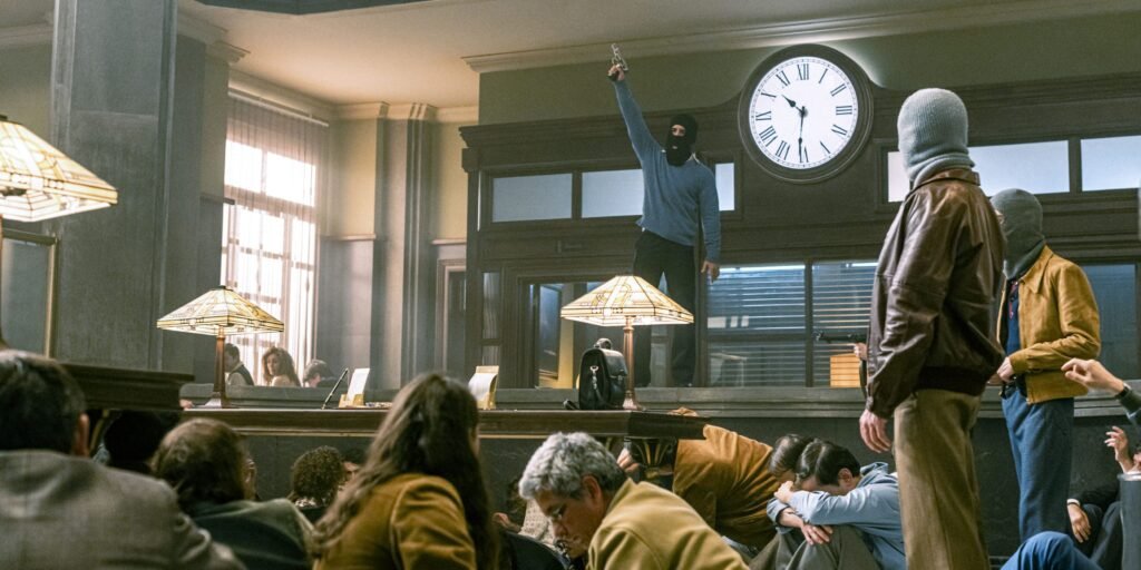 Bank Under Siege Review - Netflix